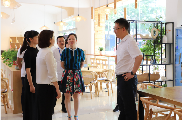 曾轲带队到成都高新区肖家河街道兴蓉社区调···